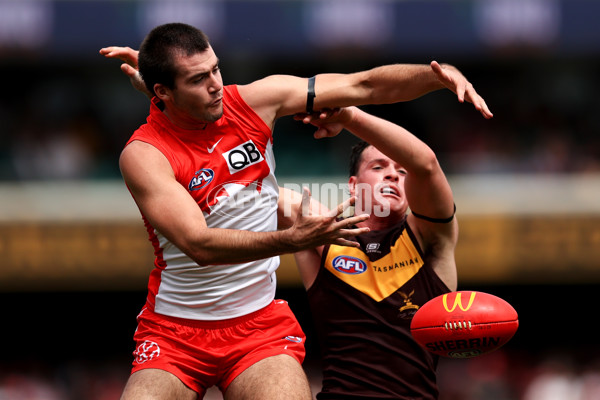 AFL Rd 2  - Sydney v Hawthorn - A-1002254