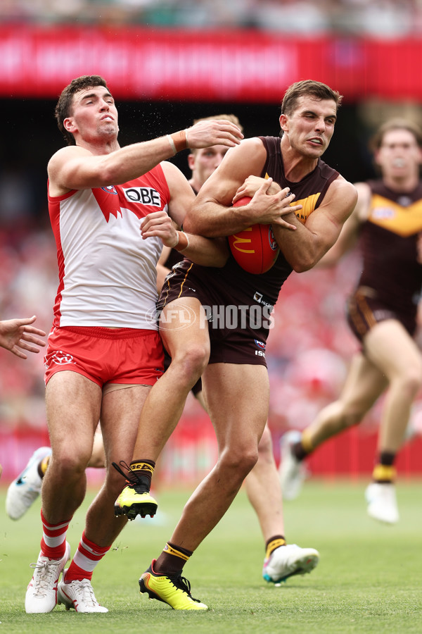 AFL Rd 2  - Sydney v Hawthorn - A-1005594