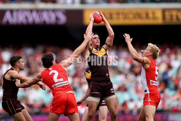 AFL Rd 2  - Sydney v Hawthorn - A-1008713