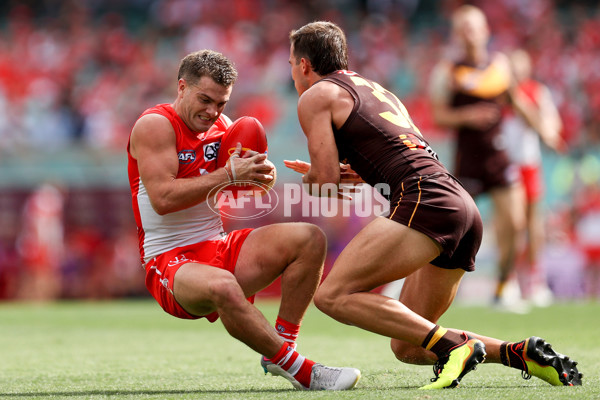 AFL Rd 2  - Sydney v Hawthorn - A-1010819