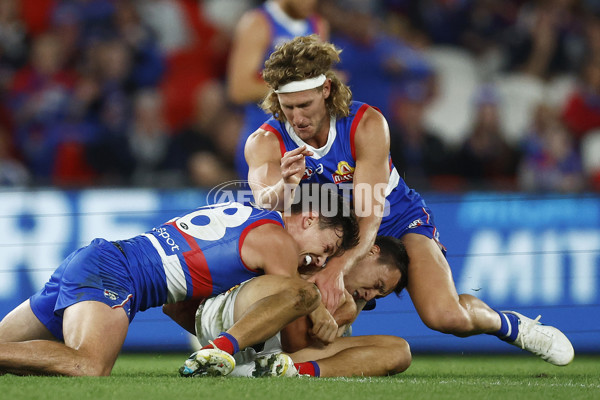 AFL Rd 3 - Western Bulldogs v Brisbane - A-1035202