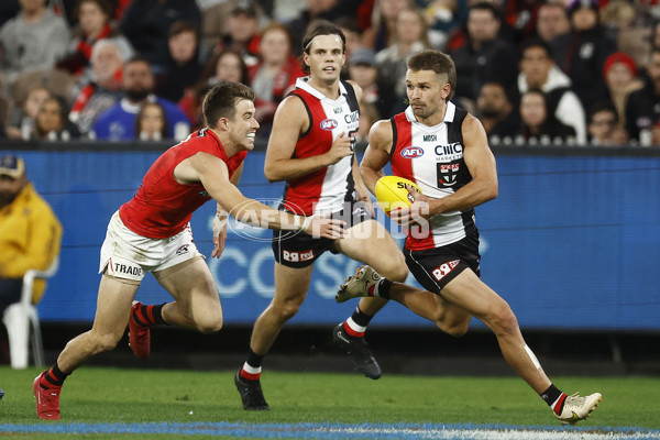 AFL Rd 3 - St Kilda v Essendon - A-1059505