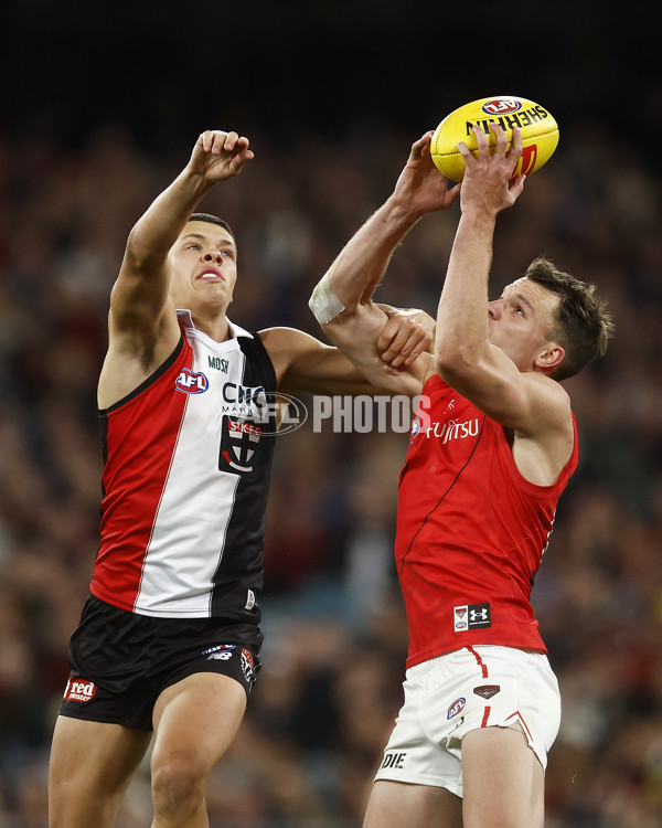 AFL Rd 3 - St Kilda v Essendon - A-1062517