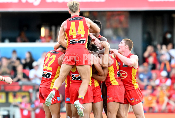 AFL Rd 3 - Gold Coast v Geelong - A-1073890