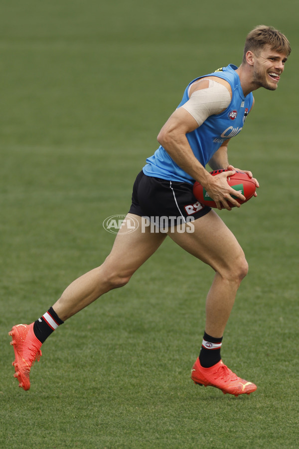 St Kilda Saints Media Opportunity & Training Session - A-1094168