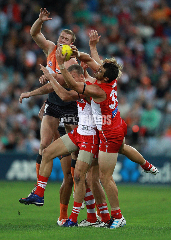 AFL 2012 Rd 01 - GWS Giants v Sydney - 250951