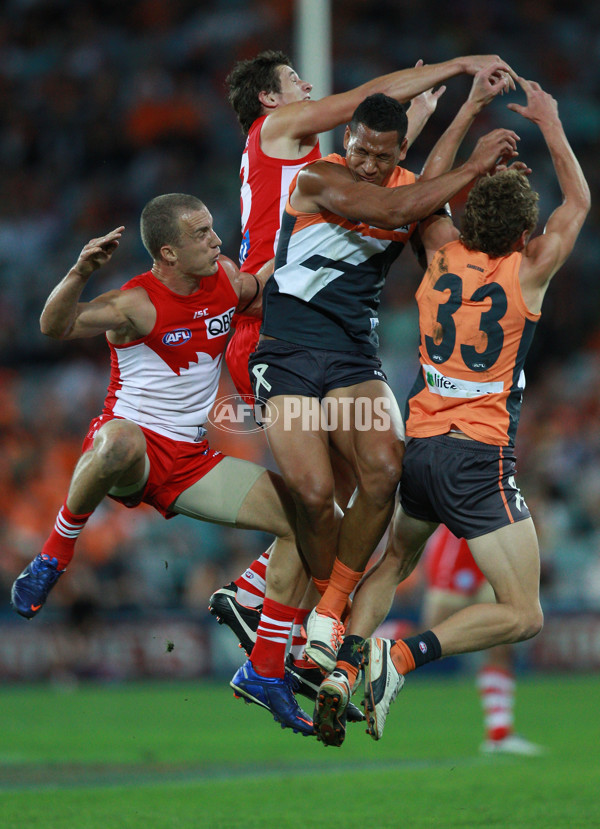 AFL 2012 Rd 01 - GWS Giants v Sydney - 250947