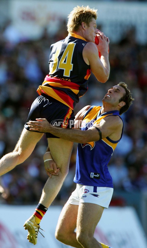 AFL 2006 Rd 2 - Adelaide Crows v West Coast Eagles - 31330