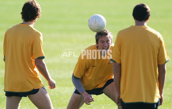 AFL 2006 Media - 2006 Carlton Train In Socceroos Jerseys - 46651