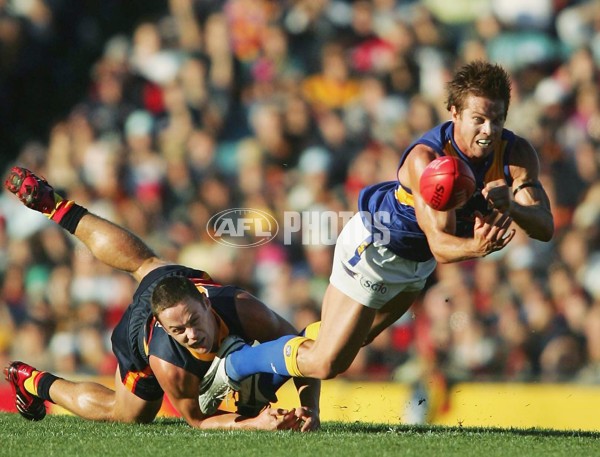 AFL 2006 Rd 2 - Adelaide Crows v West Coast Eagles - 43839