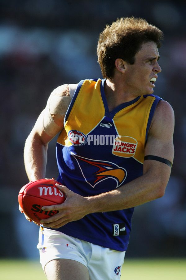 AFL 2006 Rd 2 - Adelaide Crows v West Coast Eagles - 43848