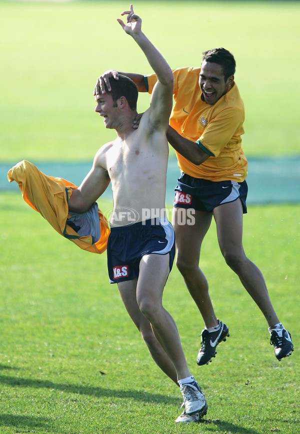 AFL 2006 Media - 2006 Carlton Train In Socceroos Jerseys - 46641