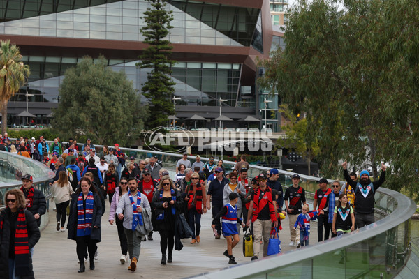 AFL Rd 5 - Essendon v Melbourne - A-1202989