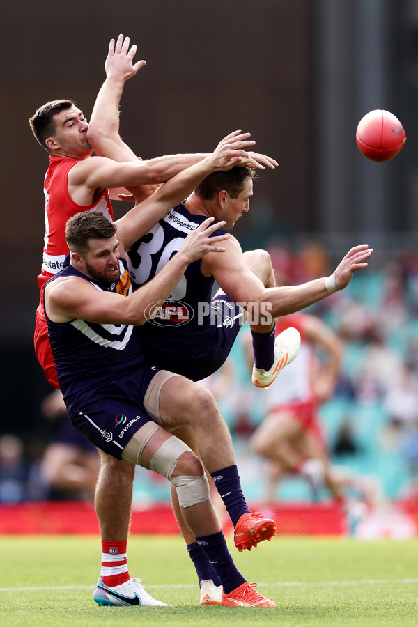 AFL Rd 9 - Sydney v Fremantle - A-1488628