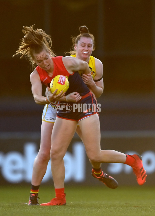 AFLW 2022 S7 Second Qualifying Final - Melbourne v Adelaide - A-1533218