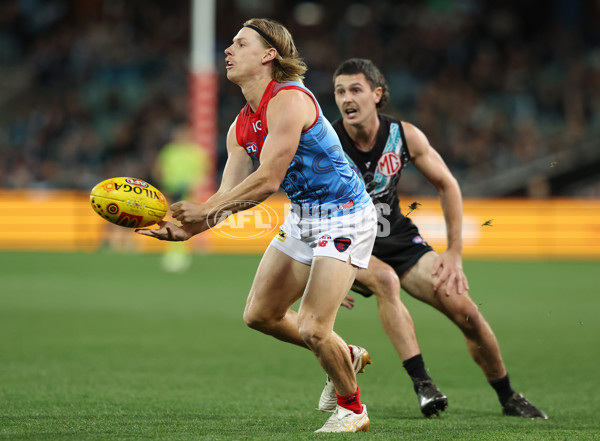 AFL 2023 Round 10 - Yartapuulti v Narrm - A-1555704