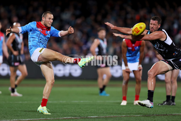 AFL 2023 Round 10 - Yartapuulti v Narrm - A-1555717