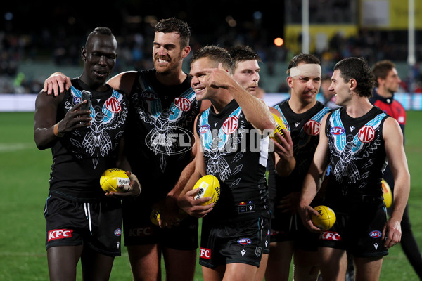 AFL 2023 Round 10 - Yartapuulti v Narrm - A-1558040