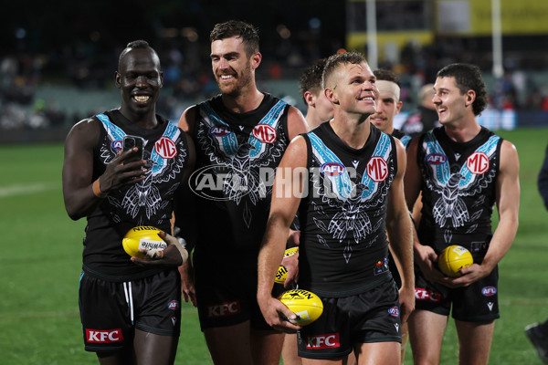 AFL 2023 Round 10 - Yartapuulti v Narrm - A-1558042