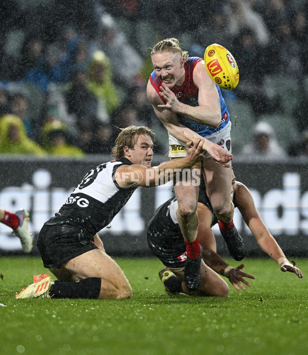 AFL 2023 Round 10 - Yartapuulti v Narrm - A-1559102