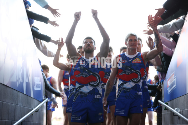 AFL 2023 Round 10 - Western Bulldogs v Adelaide - A-1579152