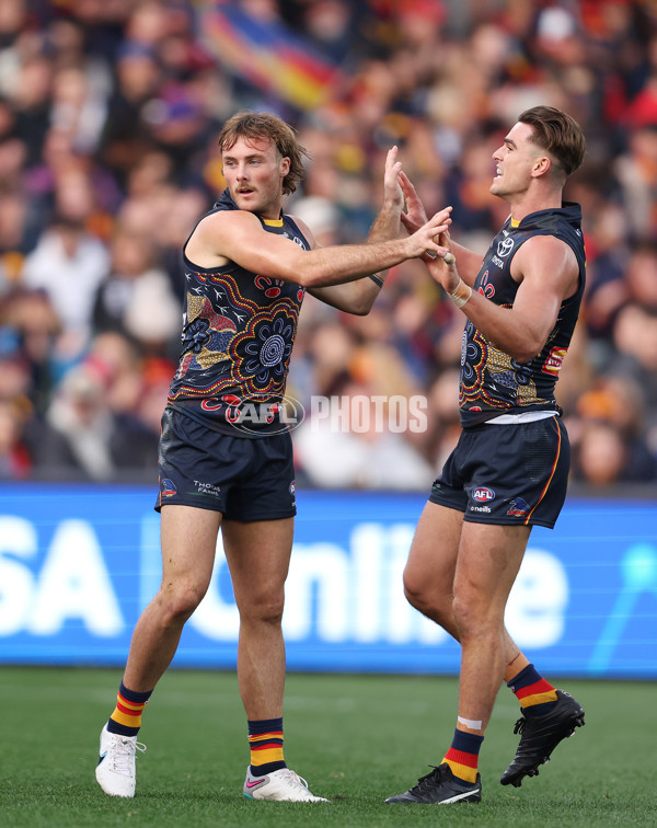 AFL 2023 Round 11 - Adelaide v Brisbane - A-1693652