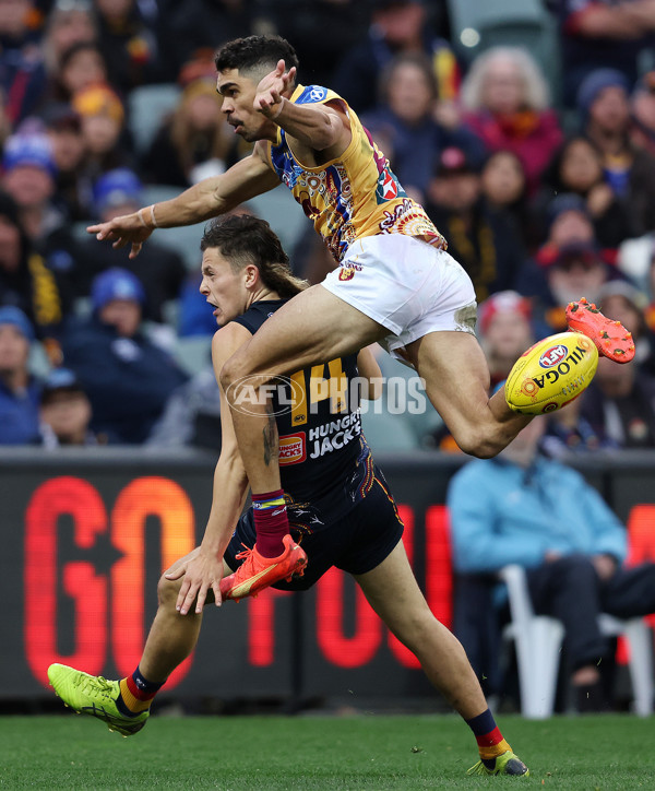 AFL 2023 Round 11 - Adelaide v Brisbane - A-1695362