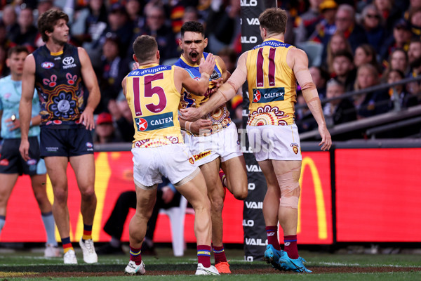 AFL 2023 Round 11 - Adelaide v Brisbane - A-1697114