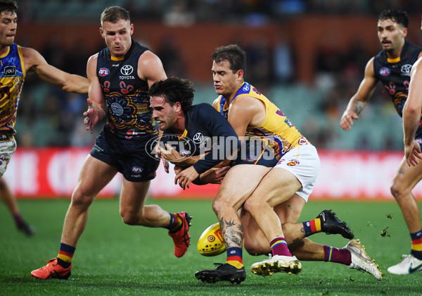 AFL 2023 Round 11 - Adelaide v Brisbane - A-1697162