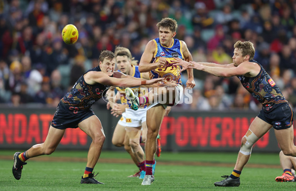 AFL 2023 Round 11 - Adelaide v Brisbane - A-1697170