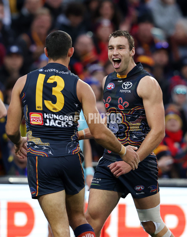 AFL 2023 Round 11 - Adelaide v Brisbane - A-1697193