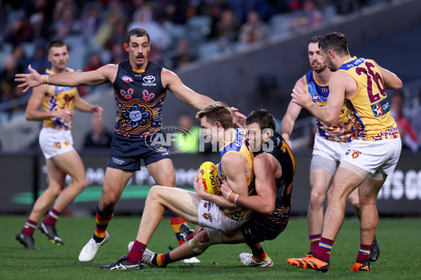 AFL 2023 Round 11 - Adelaide v Brisbane - A-1698317