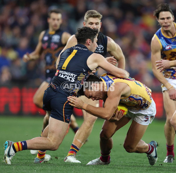 AFL 2023 Round 11 - Adelaide v Brisbane - A-1698334