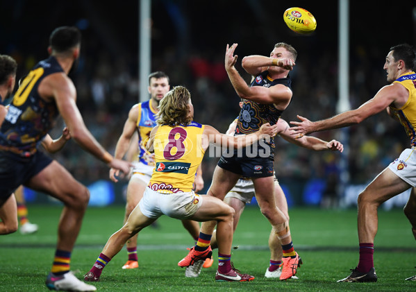 AFL 2023 Round 11 - Adelaide v Brisbane - A-1701458