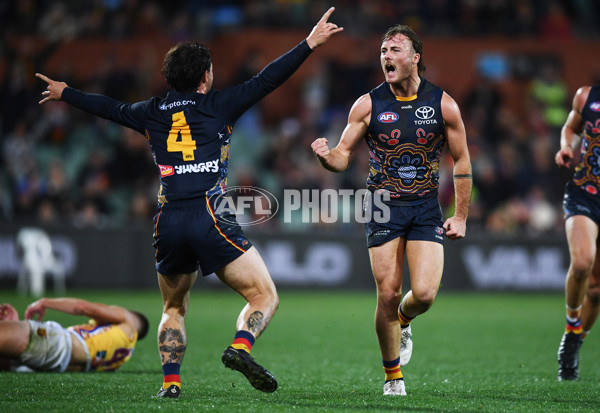 AFL 2023 Round 11 - Adelaide v Brisbane - A-1701486