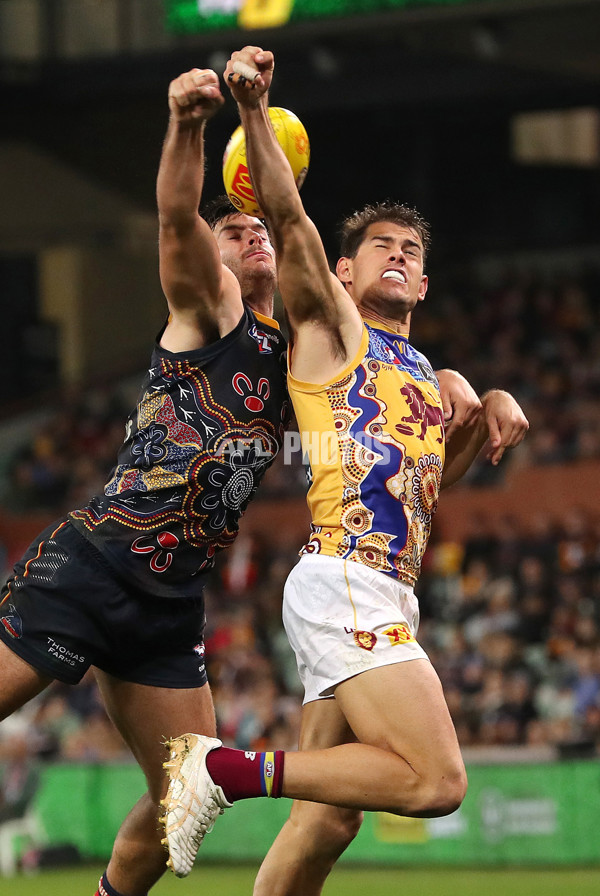 AFL 2023 Round 11 - Adelaide v Brisbane - A-1701538