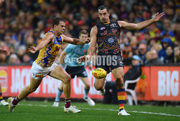 AFL 2023 Round 11 - Adelaide v Brisbane - A-1703621