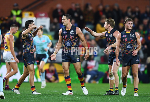 AFL 2023 Round 11 - Adelaide v Brisbane - A-1703624