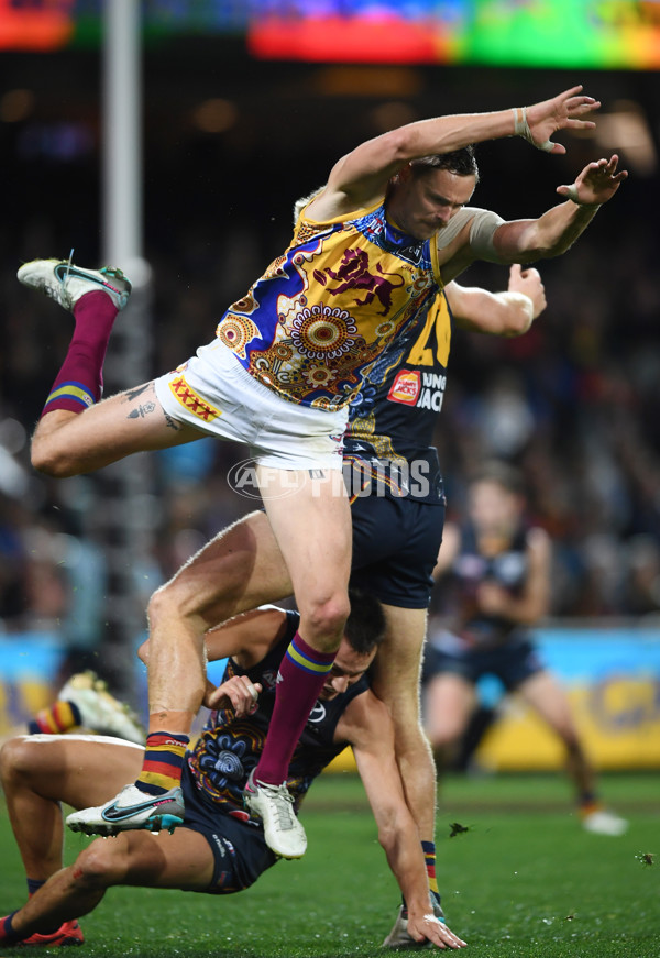 AFL 2023 Round 11 - Adelaide v Brisbane - A-1703636