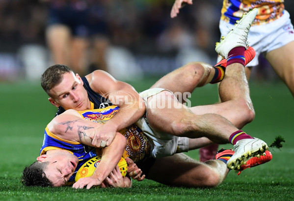 AFL 2023 Round 11 - Adelaide v Brisbane - A-1703640