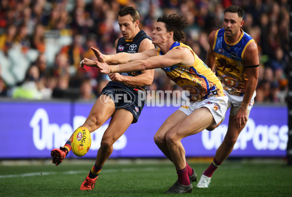 AFL 2023 Round 11 - Adelaide v Brisbane - A-1703663