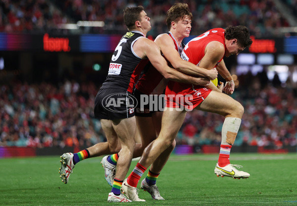 AFL 2023 Round 13 - Sydney v St Kilda - A-1778348