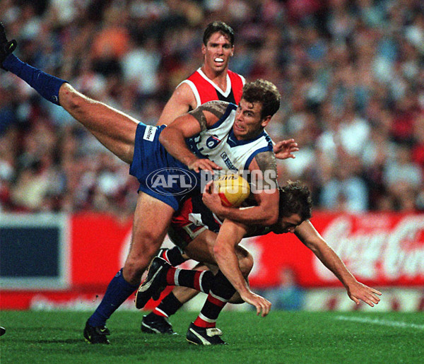 AFL 1998 Ansett Cup Grand Final - North Melbourne v St Kilda - 139930