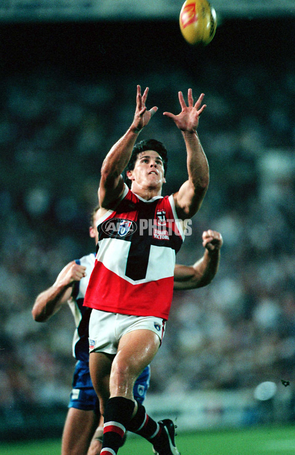 AFL 1998 Ansett Cup Grand Final - North Melbourne v St Kilda - 140001