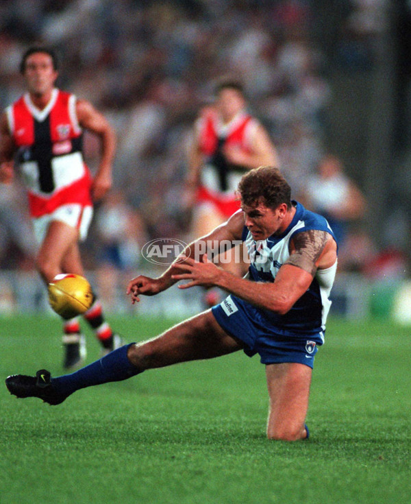 AFL 1998 Ansett Cup Grand Final - North Melbourne v St Kilda - 139932