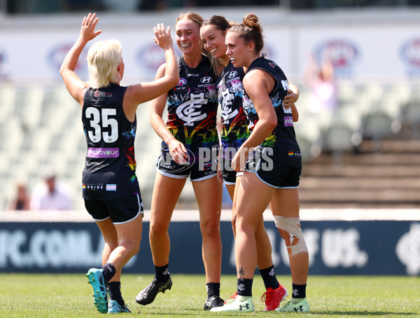 AFLW 2022 Round 04 - Carlton v North Melbourne - A-388835