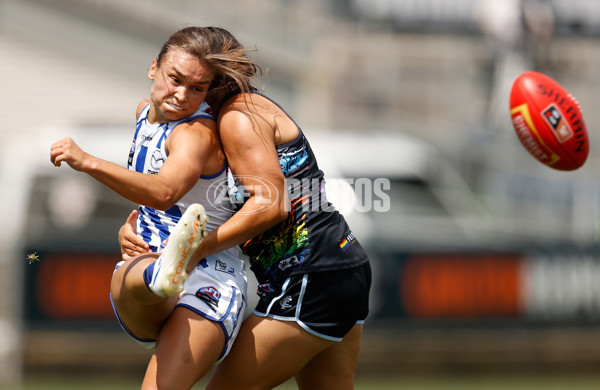 AFLW 2022 Round 04 - Carlton v North Melbourne - A-391046