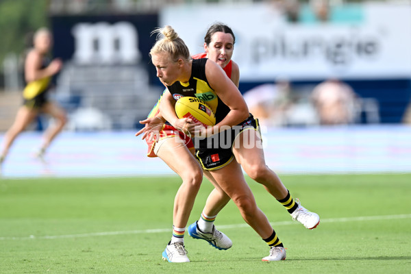 AFLW 2022 Round 04 - Gold Coast v Richmond - A-391050