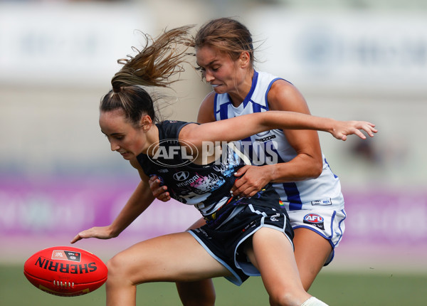 AFLW 2022 Round 04 - Carlton v North Melbourne - A-394924