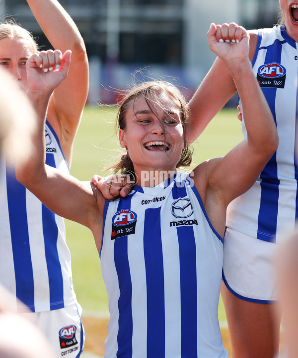 AFLW 2022 Round 04 - Carlton v North Melbourne - A-394925